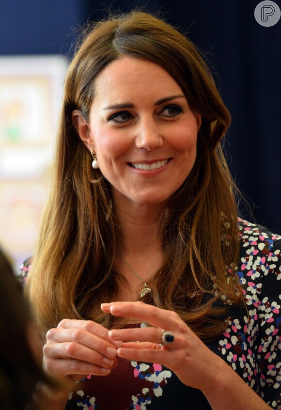 Kate Middleton visitou o colégio The Willows Primary School, em Manchester, na Inglaterra, nesta terça-feira, 23 de abril de 2013