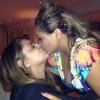Preta Gil dá beijo na boca em Gaby Amarantos em 24 de abril de 2013