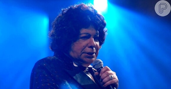 'Ele está ótimo, maravilhoso, falando, rindo, comendo para caramba, cantando', afirma empresária do cantor, Nancy Dias