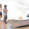 Bruno Gissoni e Daniela Escobar gravam cenas de 'Flor do Caribe' na praia de Grumari, em 24 de abril de 2013