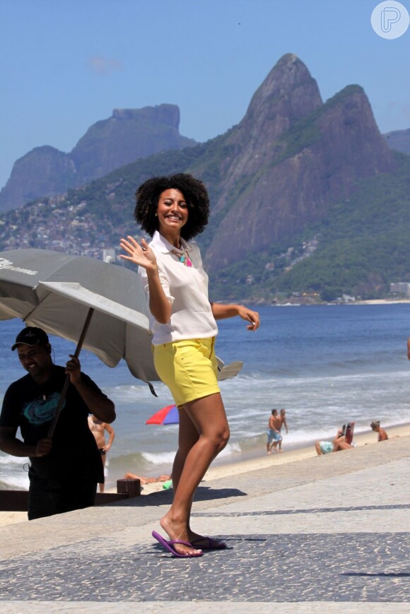 Sheron Menezzes grava comercial na zona sul do Rio, em 28 de novembro de 2012