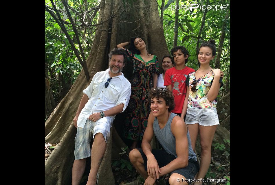  Recentemente, Antonio Calloni, Juliana Paes e parte do elenco de &#039;Dois Irmãos&#039; estiveram no Amazonas para gravar cenas da série 