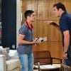 Marcos (Thiago Lacerda) convence Gustavo (Guilherme Leicam) a participar do plano para obrigar Laura (Nathalia Dill) a se casar com ele, em 'Alto Astral'