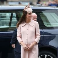 Grávida de 8 meses, Kate Middleton repete look usado antes de dar à luz George