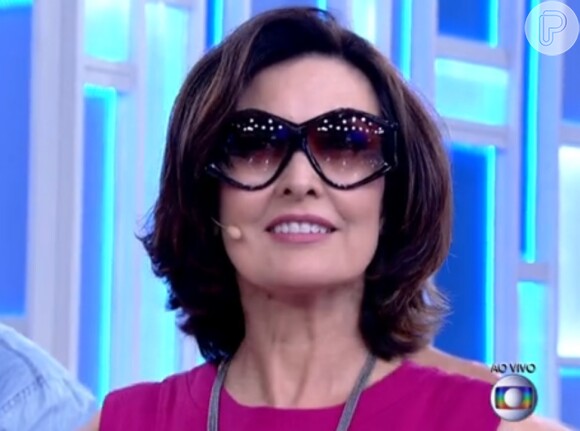 Fátima Bernardes usou durante o 'Encontro' desta quarta-feira, 11 de março de 2015, óculos que pertenceram a Hebe Camargo: 'Que orgulho'