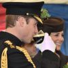 O casal real ainda participou de uma recepção onde o príncipe William degustou a tradicional cerveja irlandesa Guinness.