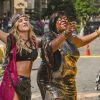 Fiorella Mattheis roda cenas do longa 'Vai Que Cola - O Filme' no subúrbio do Rio de Janeiro