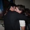 Deborah Secco beijou e abraçou Allyson Castro depois da missa
