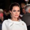 Angelina Jolie faz cirurgia para retirar ovário e trompas e comenta decisão: 'Disse a mim mesma para ficar calma, ser forte, e que eu não teria motivos para não ver meus filhos crescerem e não conhecer meus neto'