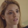 Desesperada, Júlia (Isabelle Drummond) vai atrás de Edgard (Fernando Belo) e pede desculpas por ter omitido o flerte com Pedro (Jayme Matarazzo), em 'Sete Vidas'