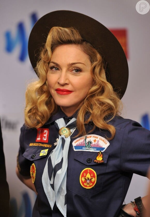 Madonna doará totalmente o dinheiro para a Fundação Ray of Light, que apoia meninas carentes em países do oriente médio