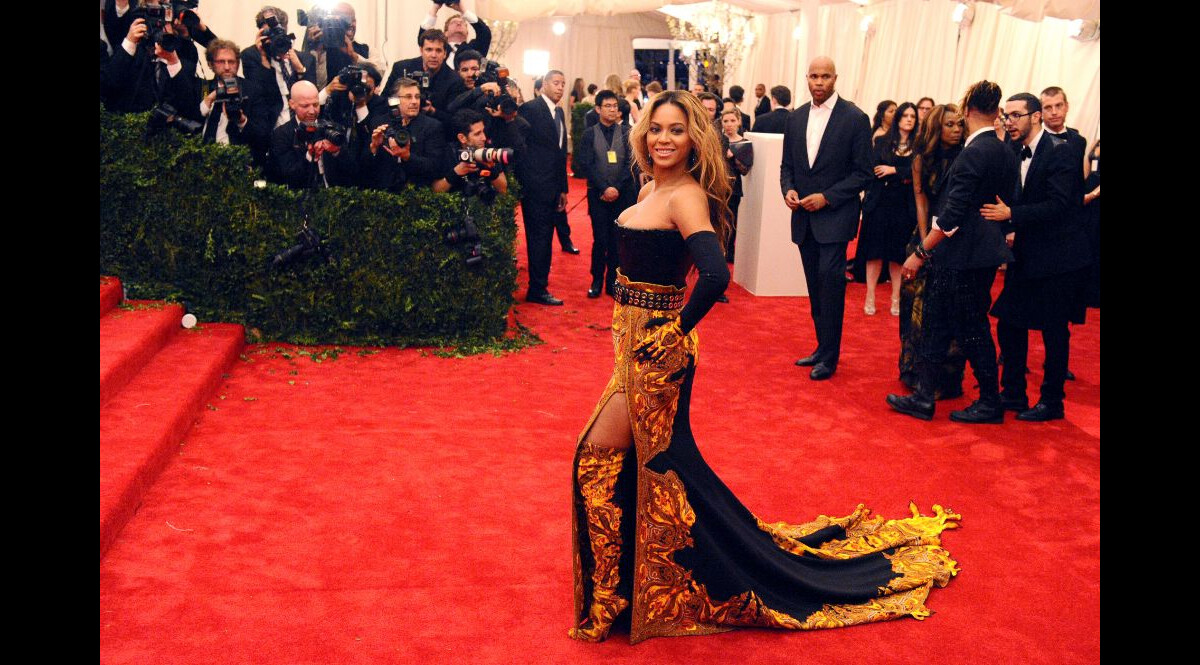 Foto: Empresário de Beyoncé nega que a cantora está grávida - Purepeople