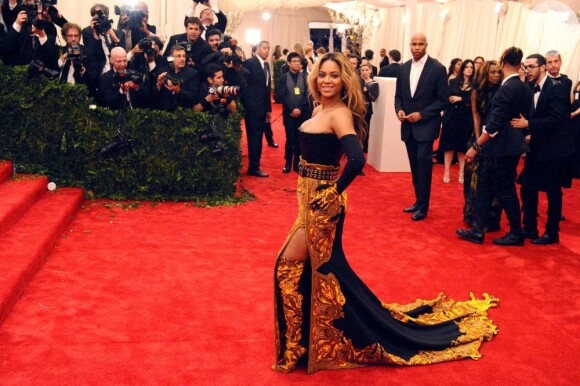 Empresário de Beyoncé nega que a cantora está grávida