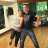 Zilu Godoi faz aula de dança para exibir boa postura na TV: 'Quero me soltar'