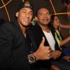 Neymar e o pai, Neymar da Silva Santos, são acusados de montar empresas de fachada