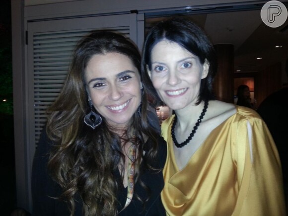 Malga Di Paula posa com Giovanna Antonelli em uma celebração da novela
