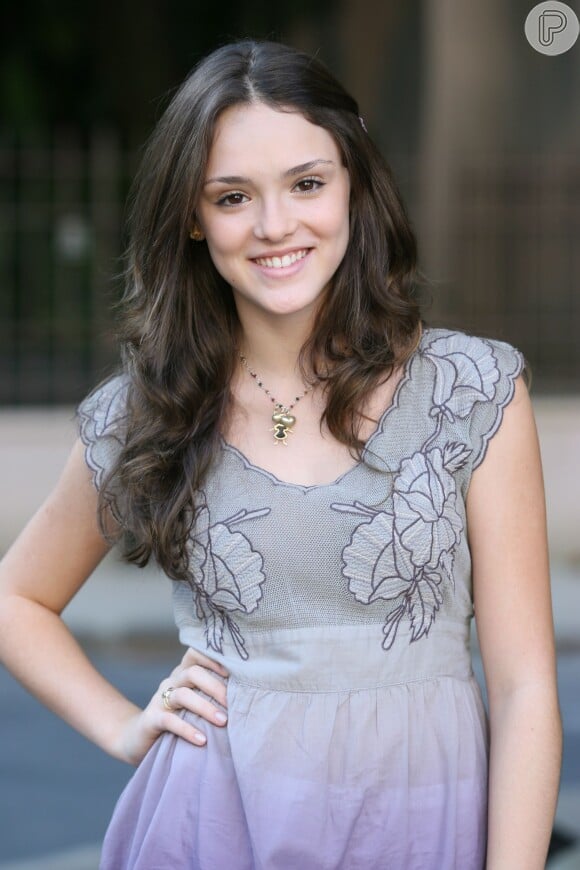 Isabelle Drummond interpretou Bianca na novela 'Caras & Bocas' (2009). Ela era filha de Flávia Alessandra e formou par romântico com com Miguel Rômulo