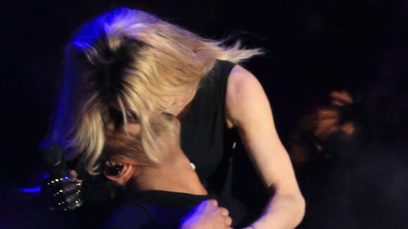 Madonna beija rapper Drake na boca em apresentação no Coachella: 'Melhor noite'