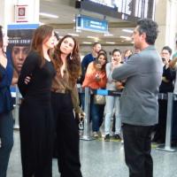 'Salve Jorge': veja fotos de Lívia (Claudia Raia) e Wanda algemadas em aeroporto