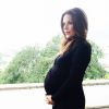 Na reta final da gravidez, Carolina Ferraz desabafa: 'Não acho a gestação um momento mágico'