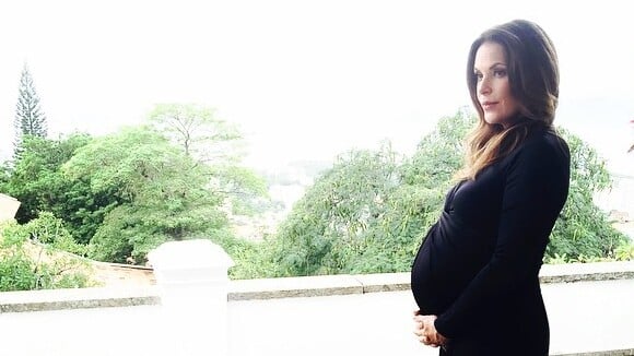 Carolina Ferraz desabafa na reta final da gravidez: 'Não me sinto poderosa'