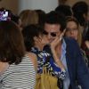 Deborah Secco beijou Rodrigo Lombardi em nova gravação da novela 'Verdades Secretas' na São Paulo Fashion Week, na tarde desta quinta-feira, 16 de abril de 2015