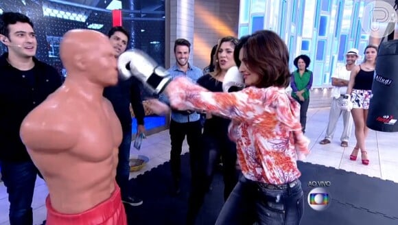 Fátima Bernardes também reclamou de flacidez nos braços ao praticar luta: 'Quero trabalhar meu bíceps'