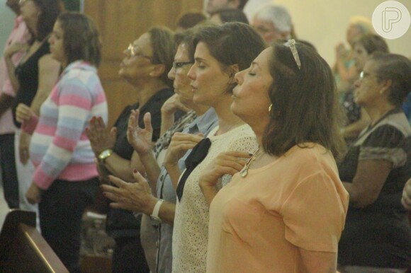 Deborah Secco frequenta as missas da Paróquia São Marcos, na Barra da Tijuca, na Zona Oeste do Rio