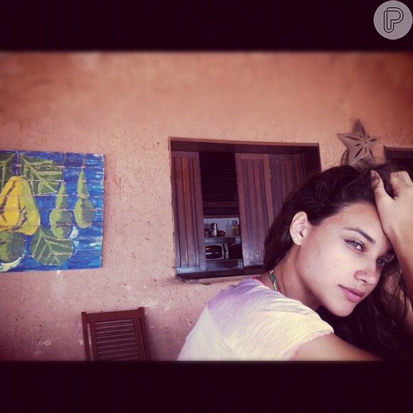 Débora Nascimento aparece sem maquiagem em foto postado por José Loreto em dezembro de 2012