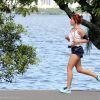 Bruna Linzmeyer exibiu novo visual enquanto corria pela Lagoa Rodrigo de Freitas, Zona Sul do Rio, neste sábado, 25 de abril de 2015
