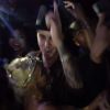 O cantor canadense foi cercado pelos estudantes que compartilharam vários momentos da festa nas redes sociais. 'Eu dancei com Justin Bieber na minha formatura', publicou uma das fãs