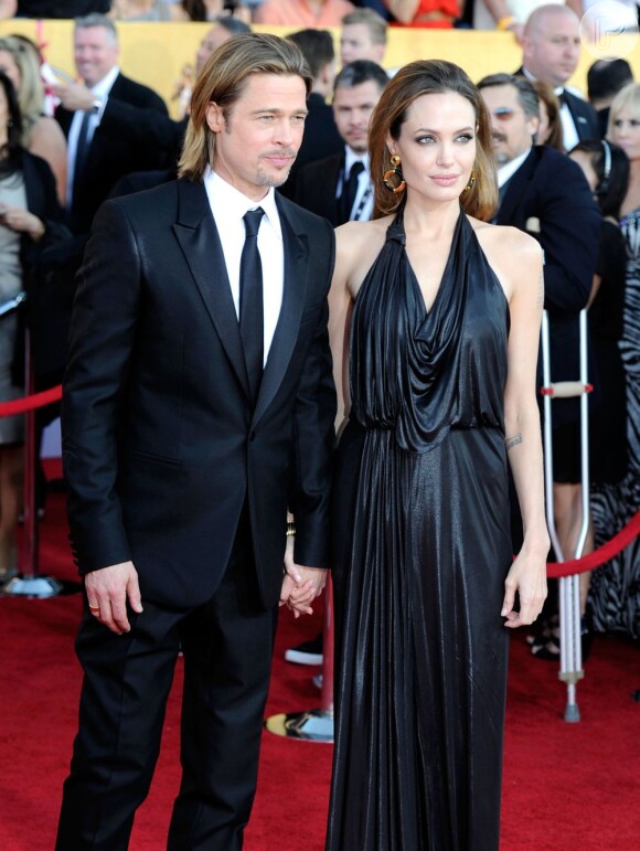 Angelina Jolie e Brad Pitt são pais de seis filhos, três biológicos e três adotivos
