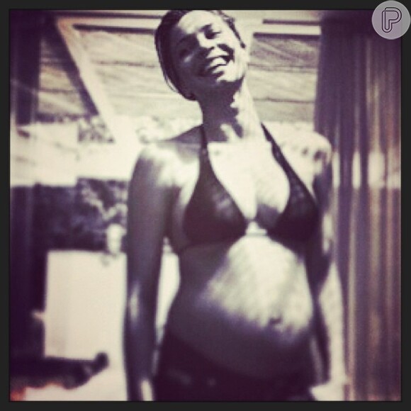 Grazi Massafera publica foto grávida