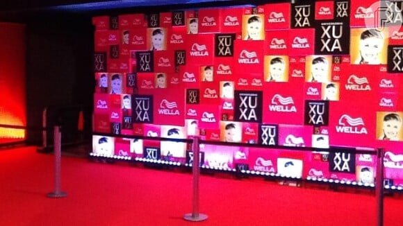 O tapete vermelho por onde passarão os convidados de Xuxa, no festão de 50 anos da rainha dos baixinhos