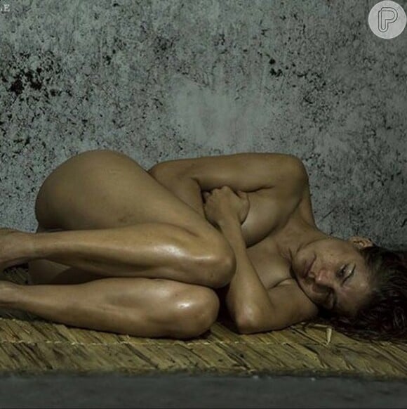 Nivea Stelmann publicou em seu Instagram uma foto na qual aparece nua em uma cena do filme 'Alcunha'