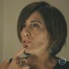 Chantageada, Beatriz (Gloria Pires) chamou Inês (Adriana Esteves) em sua casa e a humilhou, na novela 'Babilônia'