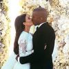 Kim Kardashian e Kanye West se casaram em uma cerimônia luxuosa na Itália, em 2014