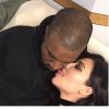 Nas redes sociais, Kim Kardashian sempre compartilha fotos em momentos íntimos com Kanye West