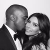 Kim Kardashian usou o Instagram para mostrar fotos ao lado do marido, Kanye West, e celebrar o aniversário de 1 ano de casamento