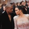 Kim Kardashian e Kanye West comemoram 1 ano de casados, em 24 de maio de 2015