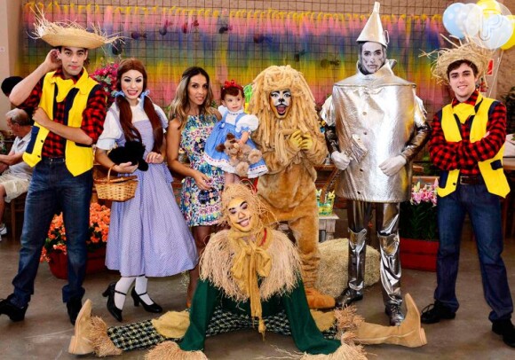 Filha de Henri Castelli, Maria Eduarda ganhou uma festa com o tema O Mágico de Oz para comemorar 1 ano