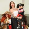 Luciana Gimenez fez uma festa com tema de pirata para comemorar os dois anos do filho Lorenzo, fruto do casamento com o vice-presidente da RedeTV! Marcelo de Carvalho, que aconteceu no dia 13 de março de 2015