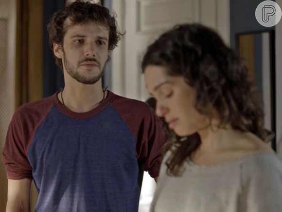 Taís (Maria Flor) sai de casa com o filho e termina o relacionamento com Pedro (Jayme Matarazzo), na novela 'Sete Vidas'