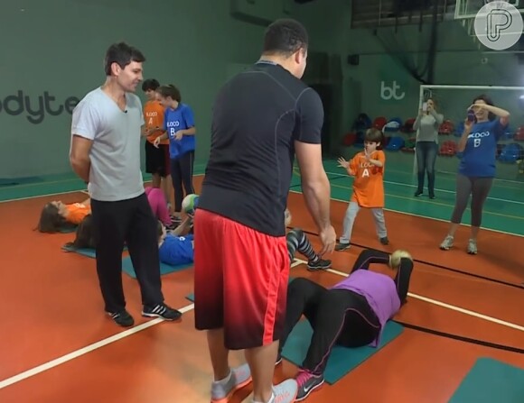 Ronaldo ajuda Fabiana Karla em treino