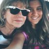 "Dia de trabalho com a avó mais linda me acompanhando, sempre! Amo demais", escreveu a menina na foto compartilhada em seu Instagram