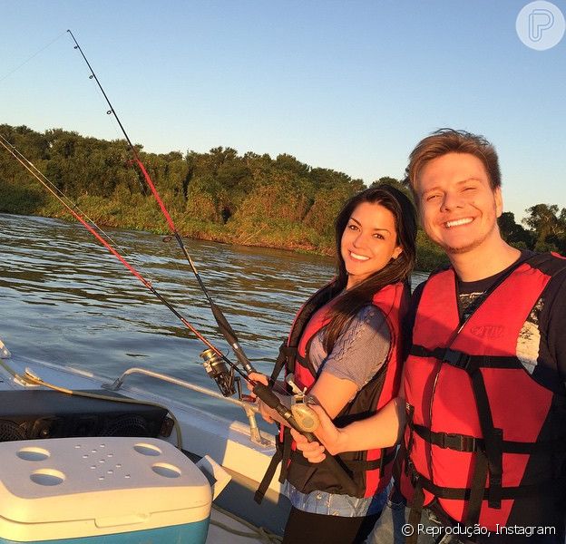 Michel Teló e Thais Fersoza comemoram