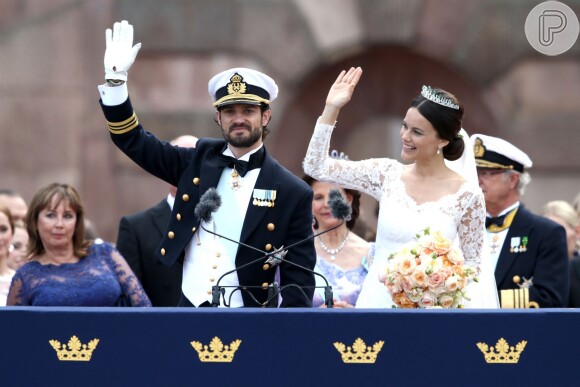 Segundo informações do 'Daily Mail', a princesa usou um vestido bordado com três tons de branco, feito pela designer sueca Ida Sjöstedt