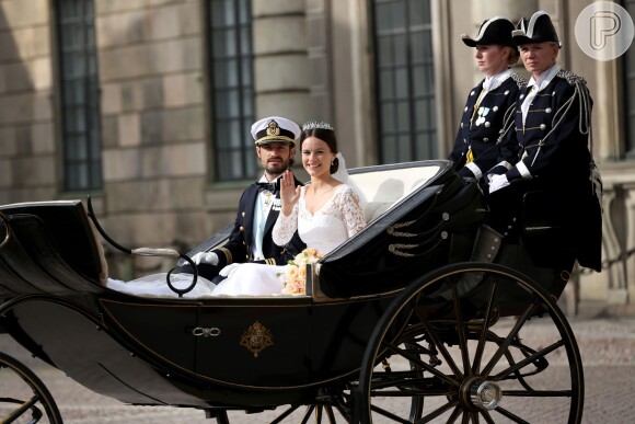 Carl Philip e Sofia Hellqvist se conheceram em uma boate de Estocolmo em 2010 e enfretaram problemas de aceitação por parte da família real 
