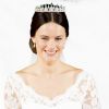 O look da princesa Sofia Hellqvist contou com uma coroa com diamantes e brilhantes