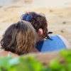Kristen Stewart e Alicia Cargile flagradas enquanto se beijavam em praia no Havaí